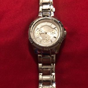 LADIES LARGE FACE GUESS WATCH LIKE NEW CONDITION